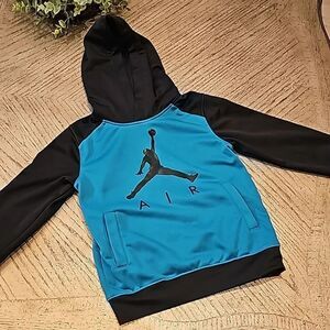 Jordan sweater size 5-6